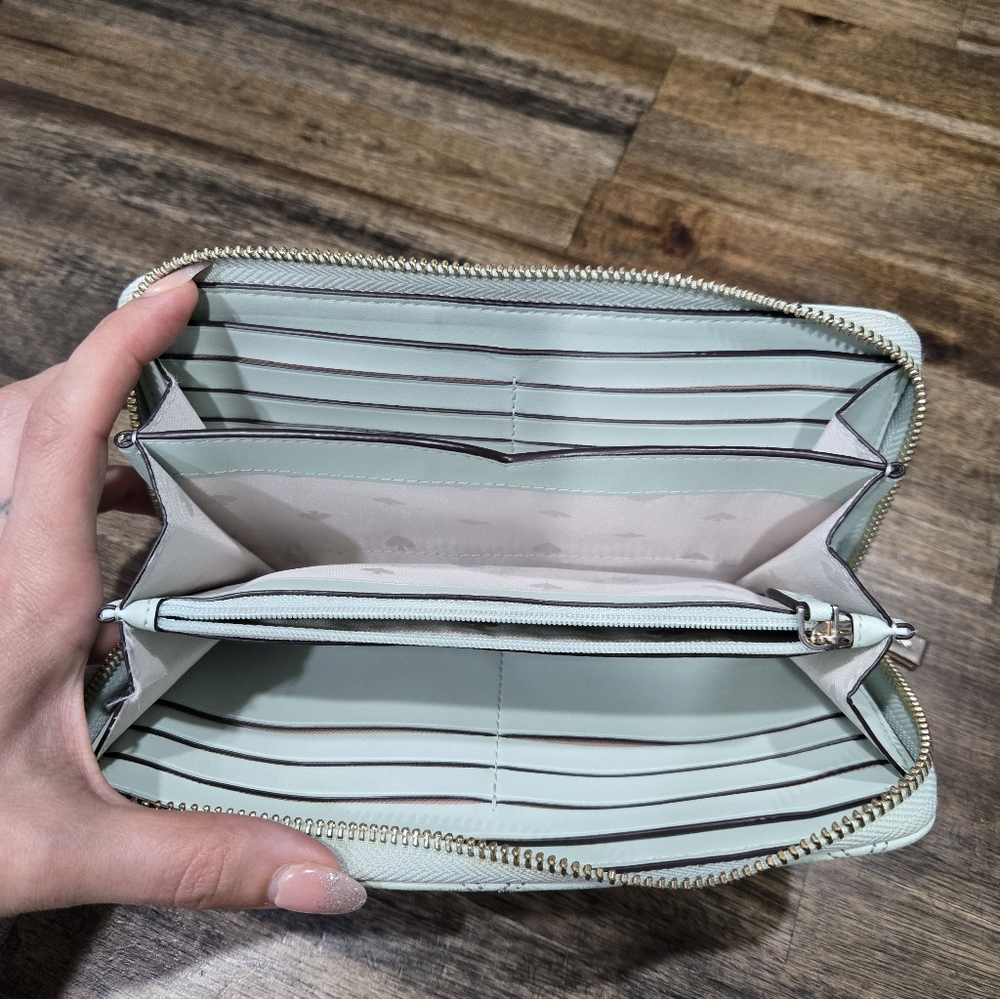Kate Spade Natalia Crystal Blue Quilted Wallet MSRP - Picture 14 of 16